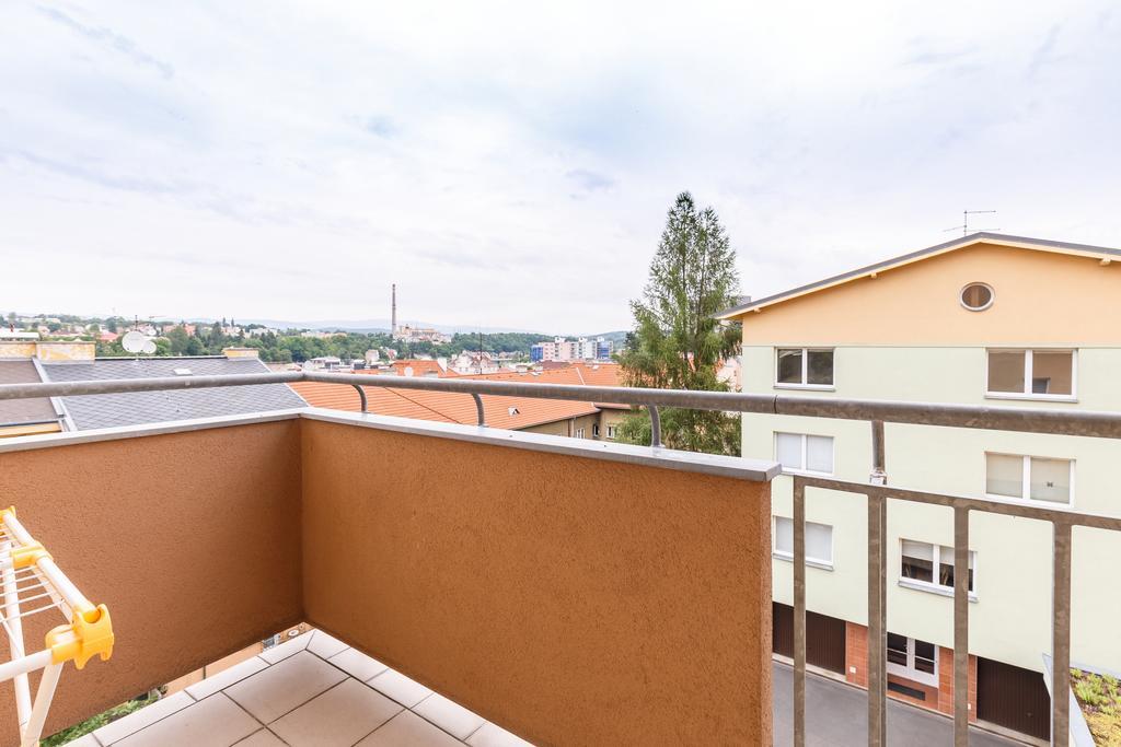 Modern Apartment With 2 Bedrooms Κάρλοβι Βάρι Εξωτερικό φωτογραφία