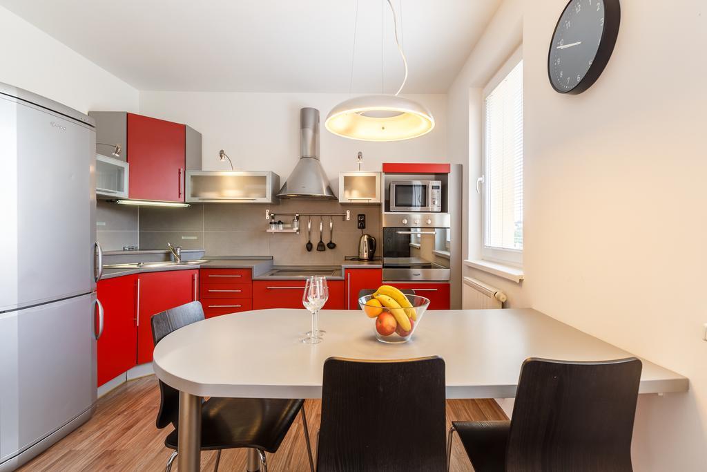 Modern Apartment With 2 Bedrooms Κάρλοβι Βάρι Εξωτερικό φωτογραφία